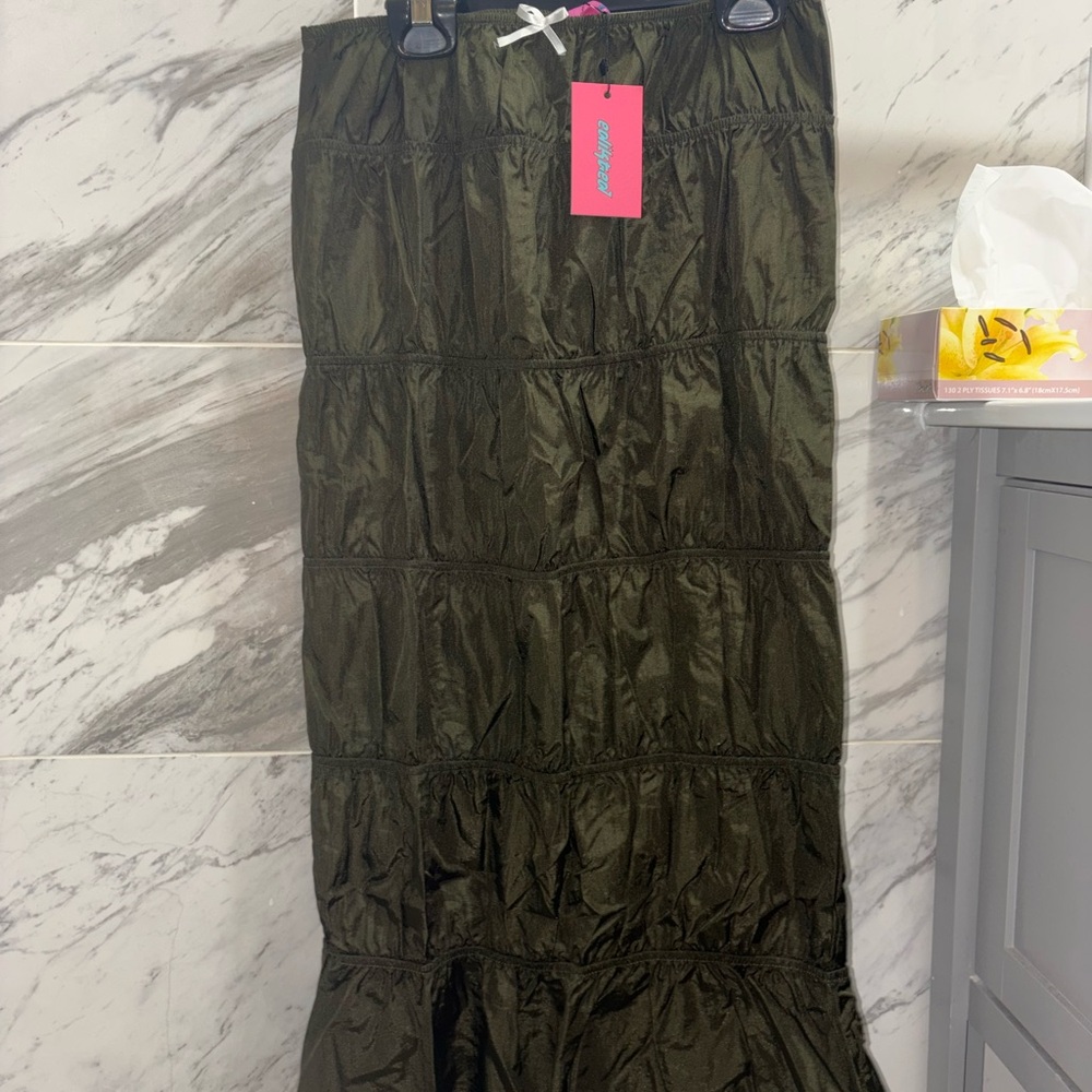 Edikted Dark Green Tiered Maxi Skirt